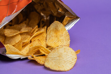large ribbed potato chips with bacon flavor