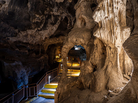H&ouml;hle