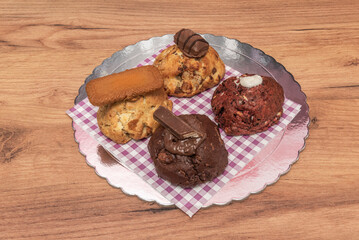 Chocolate cookie with a hazelnut cream surprise in the center; when split in half, the liquid filling oozes out