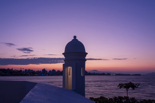 guarita do forte e o crep&uacute;sculo Florian&oacute;polis Santa Catarina Brasil florianopolis 