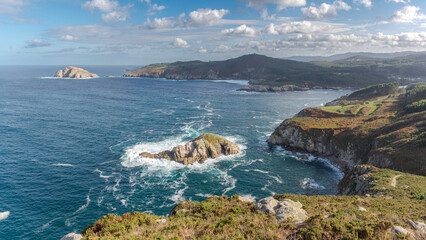Isla de Sal y de Sar&oacute;n, panor&aacute;mica de la costa de Xove, Lugo, Galicia, Espa&ntilde;a