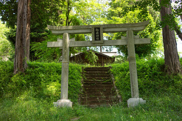 大野貯水池よこにある御嶽神社
