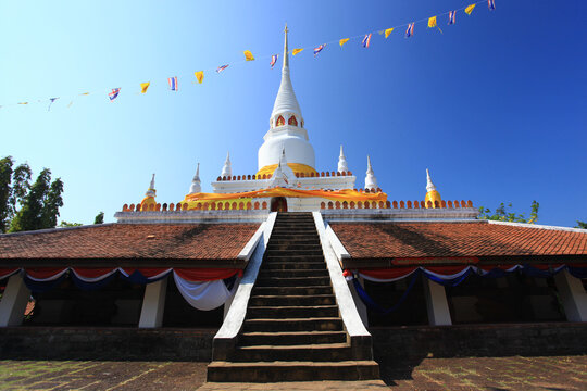 Wat Phra Ratpradit Sathan or Wat Pha Kho (Wat Pa-Ko)