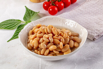 Canned white kidney beans in the bowl