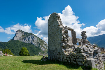 Ruine du Ch&acirc;teau de Montbel (Saint-Pierre d'Entremont, Is&egrave;re, France)