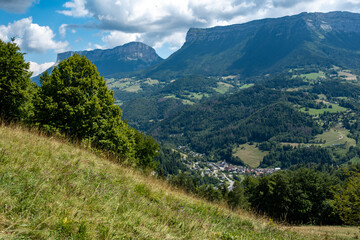 Le village de Saint-Pierre d'Entremont, au creux du Parc Naturel de Chartreuse (Is&egrave;re, France)