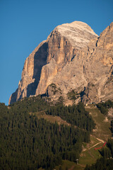 Tofana di Rozes- majestatyczna góra widoczna z wielu miejsc w Dolomitach (3225 m.n.p.m)