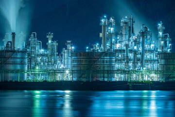Illuminated Petrochemical Plant at Night in Otake, Japan | 大竹市の工場夜景・石油化学プラント