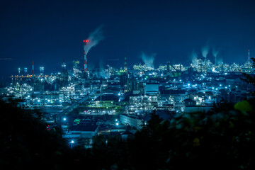 Illuminated Petrochemical Plant at Night in Otake, Japan | 大竹市の工場夜景・石油化学プラント
