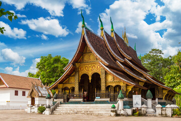 Fototapeta premium Wat xieng thong temple in luang prabang, laos.