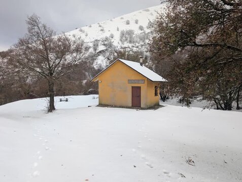 Piccolo rifugio di montagna
