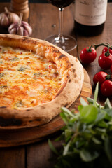alimento, refeição, vinho, restaurante, queijo, prato, branco, massa, mesa, delicioso, culinária, verde, saudável, tomate , pizza , pizzas varios sabores , 4 queijo, cebola, azeitonas pretas, azeite ,