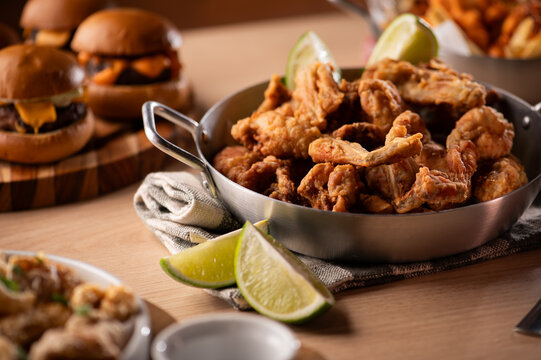 foodporn, comida de buteco, frango,picanha,torresmo,limao,delicioso,queijode bufala,fritura,drinks coloridos,sodas iatlianas,ceviche,miniburguers,batata fritas,peixe,lambari,pernas de ra,bolinho de fe