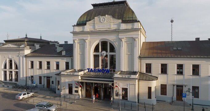 Entrance to the main station in Tarn&oacute;w, a crucial access point for Poland&rsquo;s regional and intercity train network.