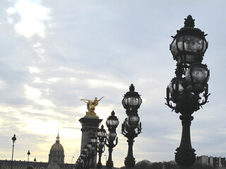 Fototapeta premium lamp posts at the alexandre III bridge in Paris
