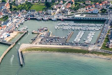vue a&eacute;rienne de Grandcamp en Normandie en France