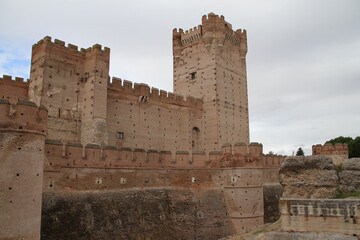 Naklejka premium medieval castle (la mota castle) in medina del campo in spain 