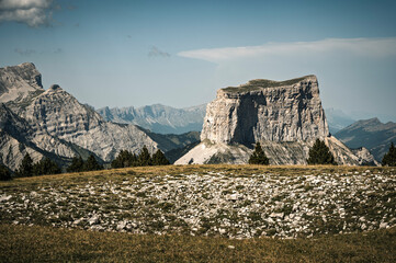 Vue Panoramique Mont Aiguille Prairie