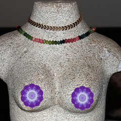 Schmuckb&uuml;ste mit KI erstellt+bearbeitet