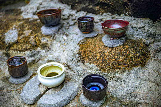 仲間満慶山終焉之地碑に供えられたお供え物