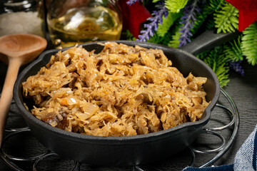 Lenten sauerkraut with mushrooms.