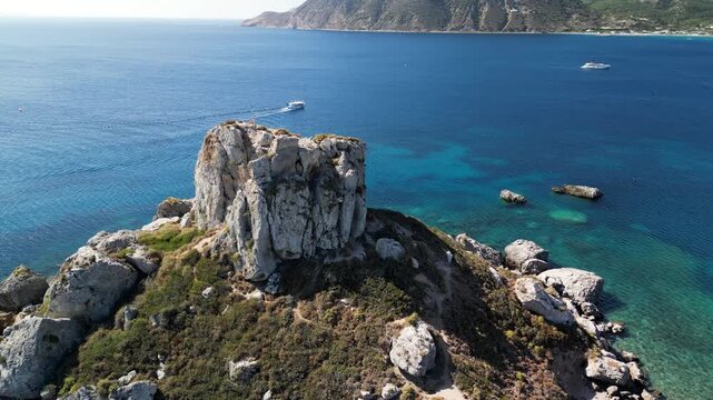 Wyspa Kos - Grecja - wyspa Kastri z uroczym kościołem obok plaży Agios Stefanos nagrana dronem