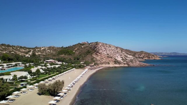 Wyspa Kos - Grecja - wyspa Kastri z uroczym kościołem obok plaży Agios Stefanos nagrana dronem