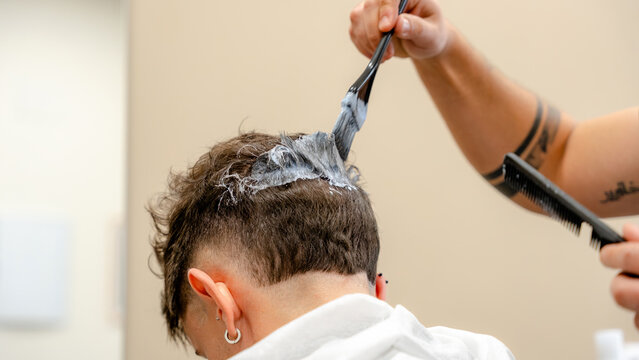Bleaching process in a professional barbershop
