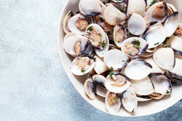 vongole clams, with spices and white wine, top view, no people,