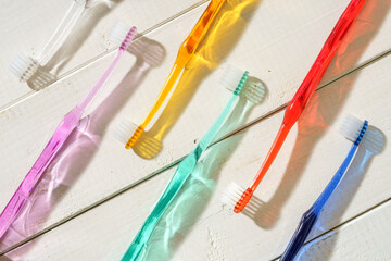 カラフルな歯ブラシ