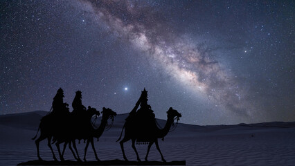 Los Tres Reyes Magos siguiendo la Estrella de Belén — Melchor, Gaspar y Baltasar cruzando el...