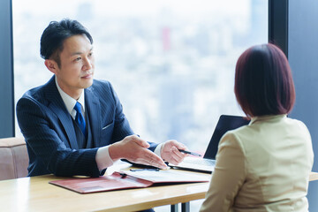 契約書　申込書　書類　サイン　署名