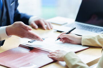 Fototapeta premium 契約書 申込書 書類 サイン 署名