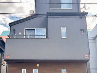 戸建て住宅のガルバリウム鋼板外壁