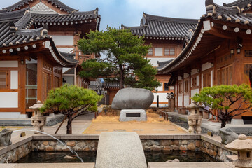Fototapeta premium Traditional Korean hanok buildings located in Gyeonju, South Korea