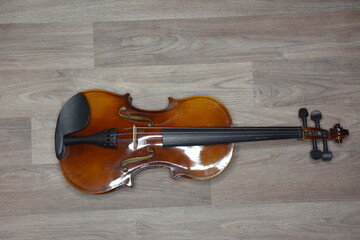 Classical guitar and classic violin up close