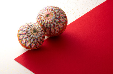 手鞠と和風の敷物のイメージ