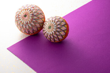 手鞠と和風の敷物のイメージ