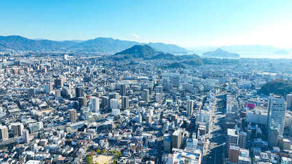 都市風景のドローン空撮