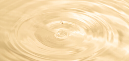 美しい水滴のアクション	