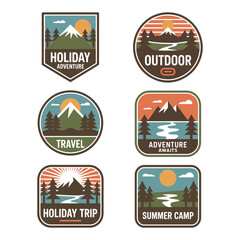 Naklejka premium Collection of six outdoor themed badges featuring mountains trees and text labels