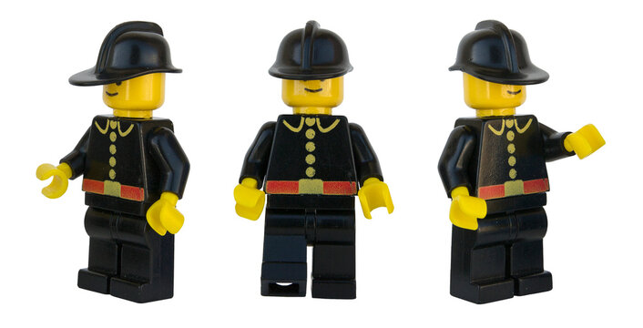 Figura de bombero de LEGO oficial. Tres posturas. Imagen aislada
