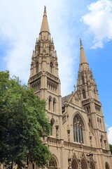 Fototapeta premium Pittsburgh city, Pennsylvania. Saint Paul Cathedral - Roman catholic church in Gothic revival style.