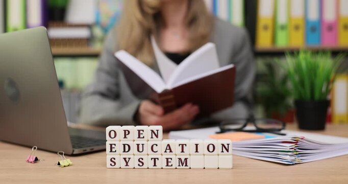 Exploring knowledge in an engaging setting with open education resources and a focus on personal growth