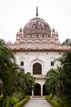 The Tomb of Nawab Shuja Ud Daula (muslim ruler) of Faizabad and Ayodhya. It was built in around 17th century AD.