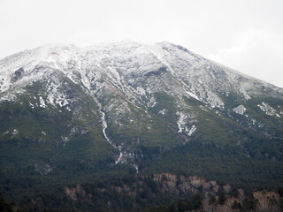雪帽子をかぶった雌阿寒岳