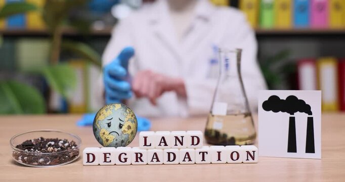Exploring land degradation through creative experiments and visual storytelling in a lab setting