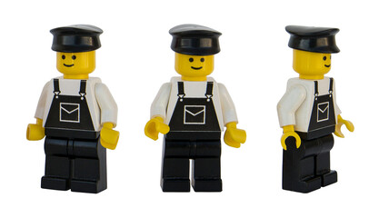 Fototapeta premium Figura de hombre cartero de LEGO oficial. Tres posturas. Imagen aislada