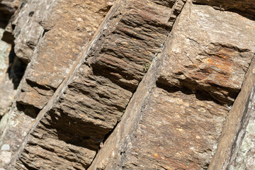 Plaque de granit superpos&eacute;es