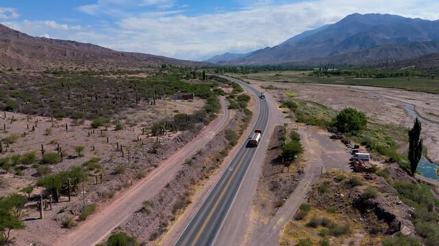 Vista a&eacute;rea con drone de la quebrada de Humahuaca, provincia de Jujuy, Argentina